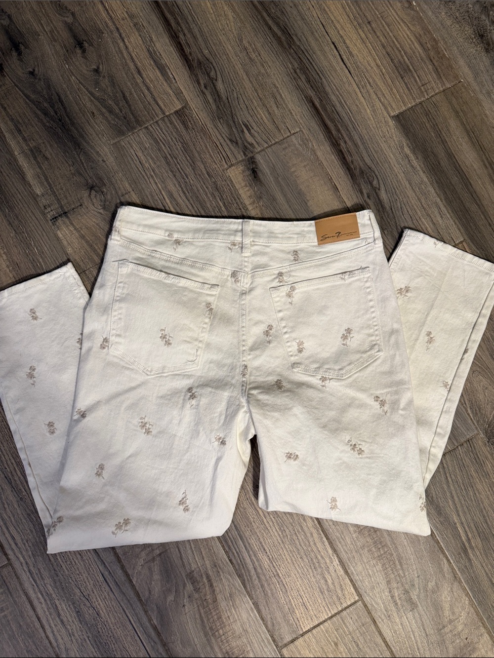 Seven 7 premium Quality brand White Embroidered Women’s Jeans size 12 flowers - Picture 4 of 5